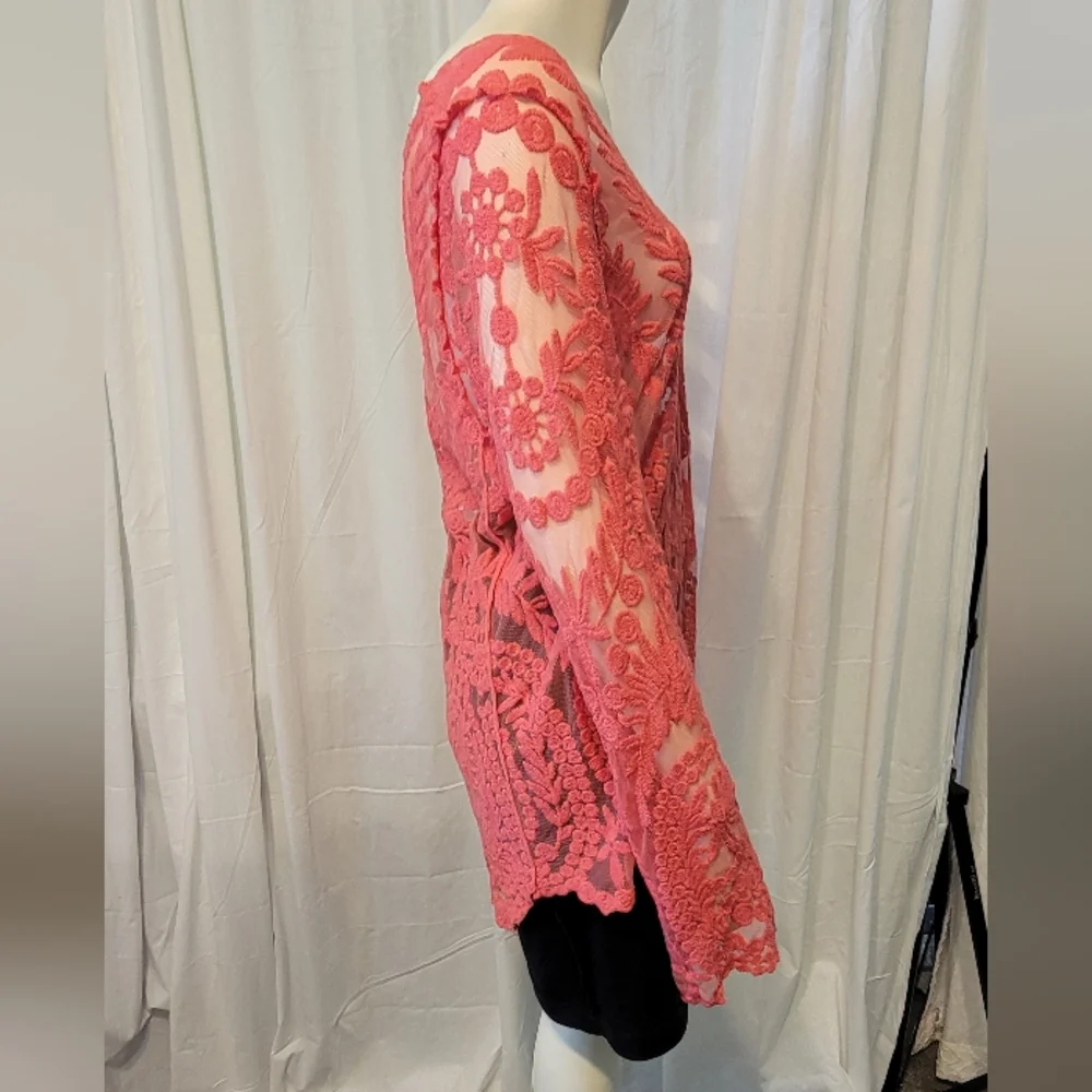 Coral Lace Long‎ Sleeve Top